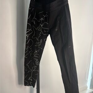 Abalulu Me & Me Kids Leggings – Black & White Abstract Line Print (6Y)